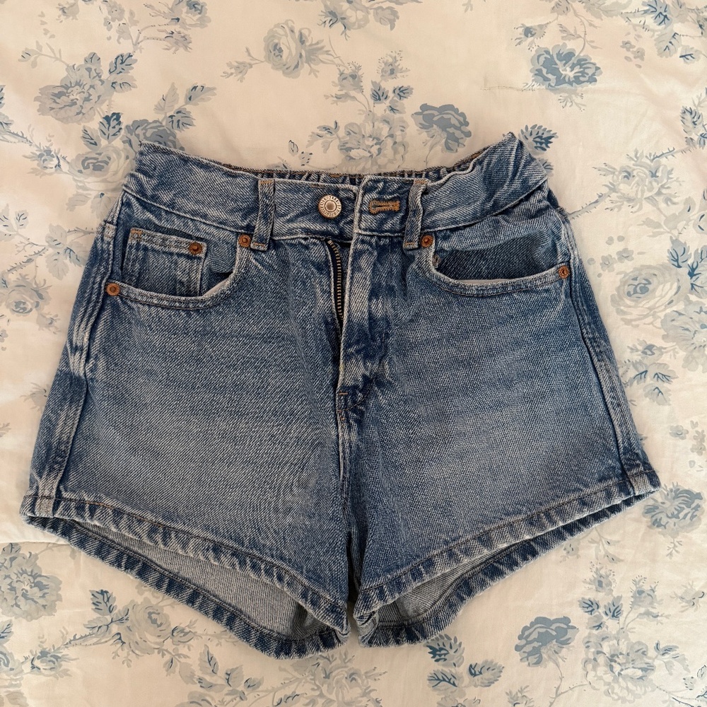 Zara Girls denim shorts. Size 10